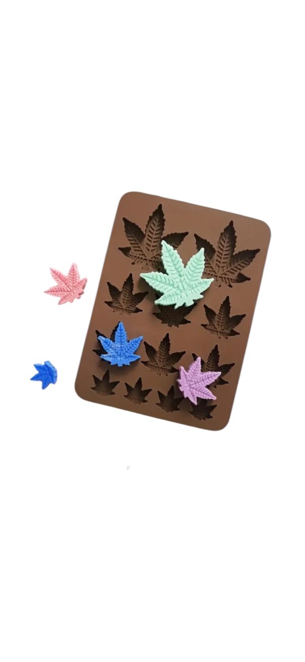 MAPLE LEAF MOULD (X12)